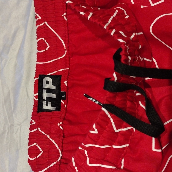 Fuck the population set red allover print - Picture 2 of 8